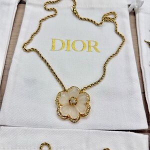authentic💯Dior Gold Floral Necklace